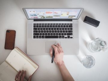  Фонд ім. Рози Люксембург в Україні шукає логіст_ку